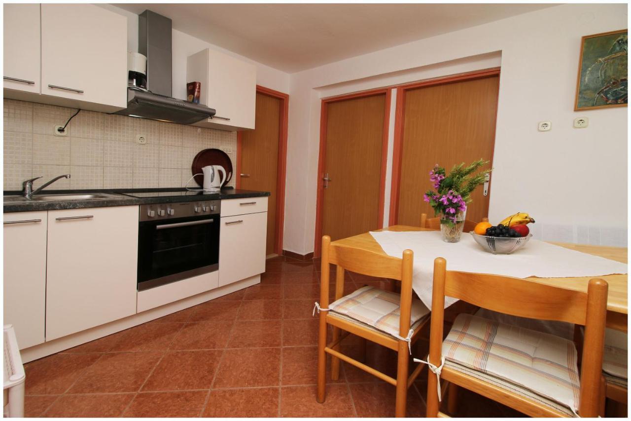 Apartments Elvis Primosten Bagian luar foto