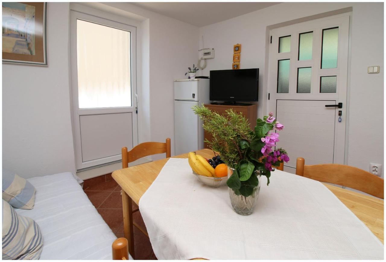 Apartments Elvis Primosten Bagian luar foto
