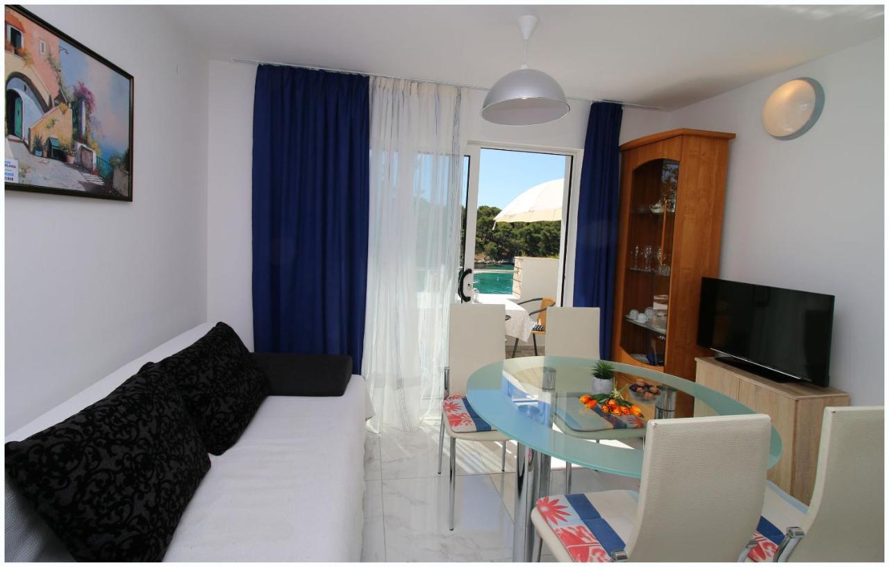 Apartments Elvis Primosten Bagian luar foto