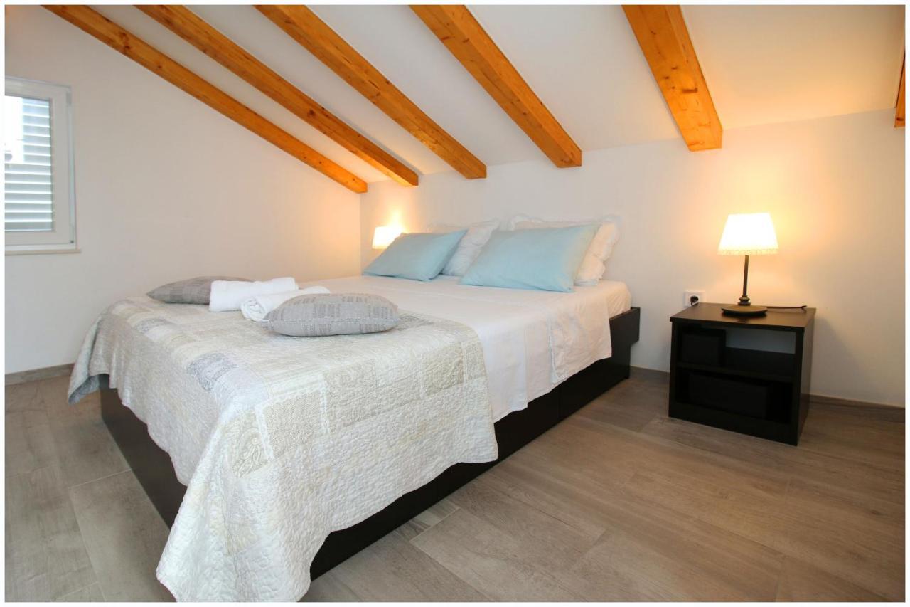 Apartments Elvis Primosten Bagian luar foto