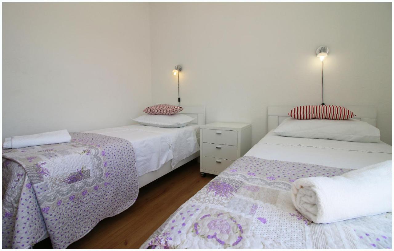 Apartments Elvis Primosten Bagian luar foto