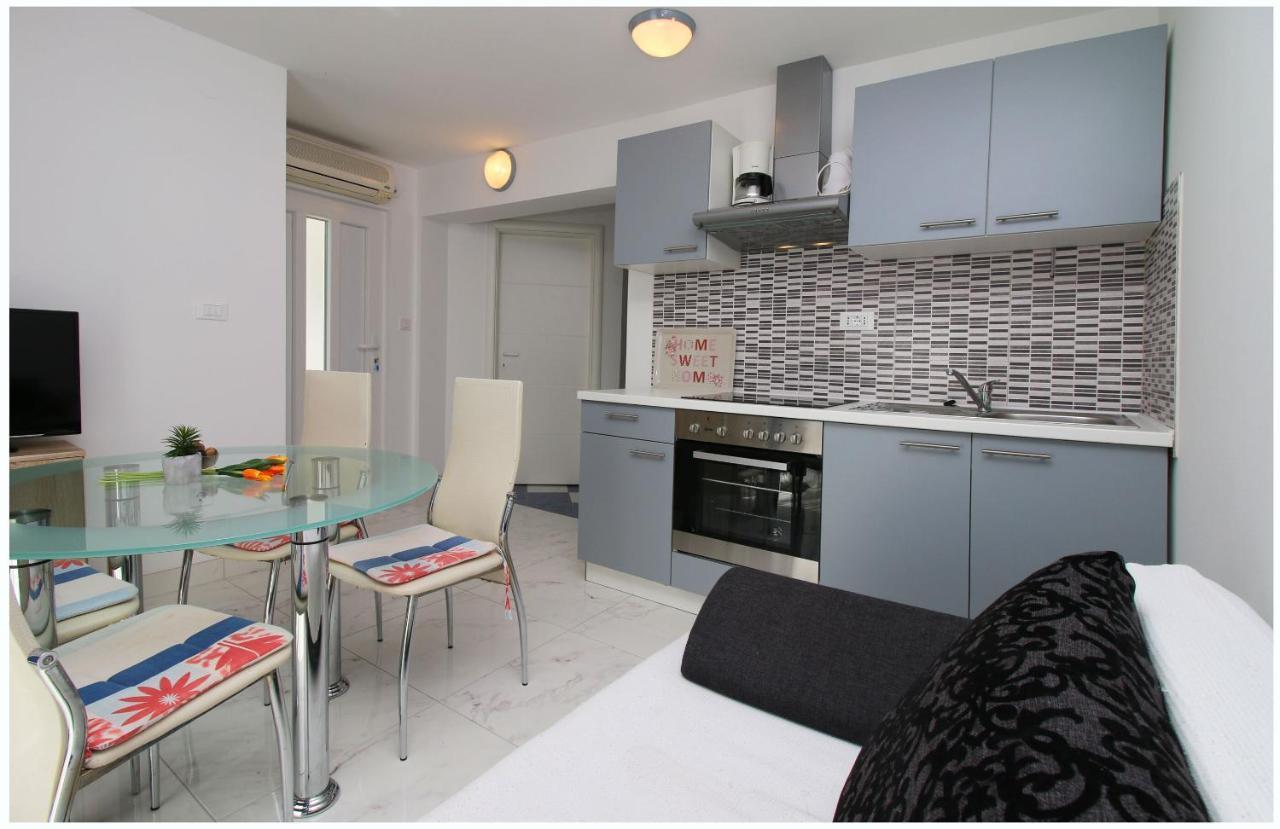 Apartments Elvis Primosten Bagian luar foto