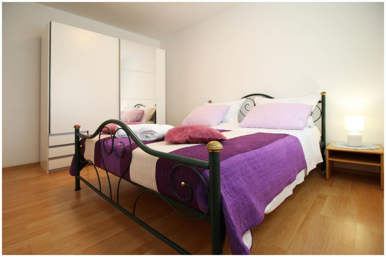 Apartments Elvis Primosten Bagian luar foto